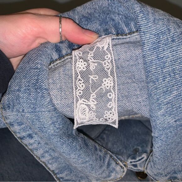 Sadie & Sage Crop Jean Jacket - Picture 2 of 5